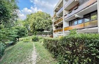 Eladó Budapest III. kerületi csúsztatott zsalus lakás hirdetés (92833847)