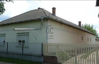 Eladó Kunhegyesi családi ház hirdetés (33423323)