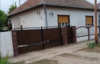 Eladó Tóalmási családi ház hirdetés (87257473)