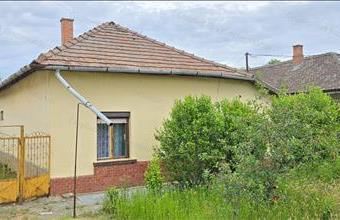 Eladó Kunszentmártoni családi ház hirdetés (12944354)