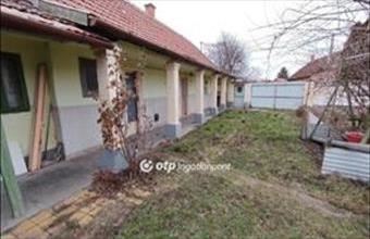 Eladó Jászberényi családi ház hirdetés (94677329)