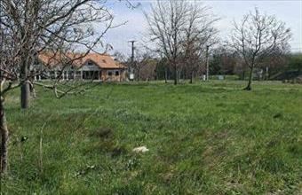 Eladó Pétfürdői lakóövezeti telek hirdetés (99645197)