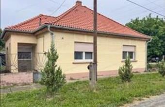 Eladó Mélykúti családi ház hirdetés (37235745)