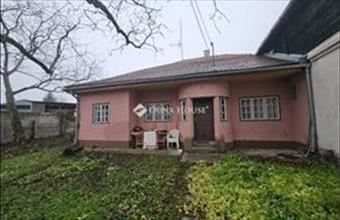 Eladó Mosonmagyaróvári családi ház hirdetés (33363383)