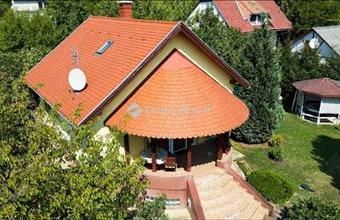 Eladó Balatonkenesei családi ház hirdetés (69535772)