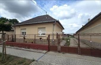 Eladó Újhartyáni családi ház hirdetés (45813456)