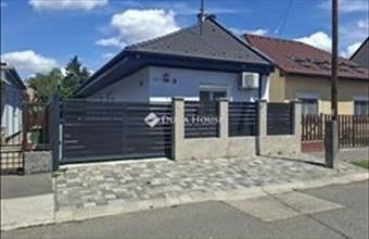 Eladó Budapest XV. kerületi családi ház hirdetés (39422296)