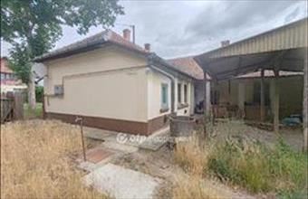 Eladó Törökszentmiklósi családi ház hirdetés (33227774)