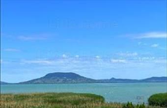 Eladó Balatonfenyvesi tégla lakás hirdetés (23775425)