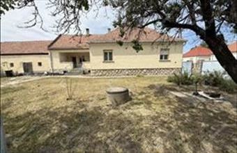 Eladó Győrújbaráti családi ház hirdetés (22992125)