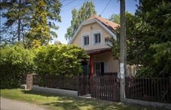 Eladó Balatonfenyvesi családi ház hirdetés (44255322)