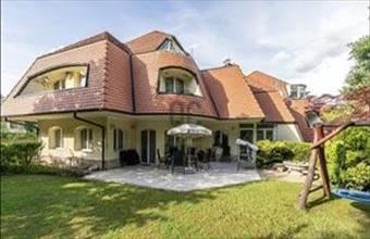Eladó Budapest XII. kerületi családi ház hirdetés (89183763)