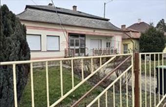 Eladó Szolnoki családi ház hirdetés (43213921)
