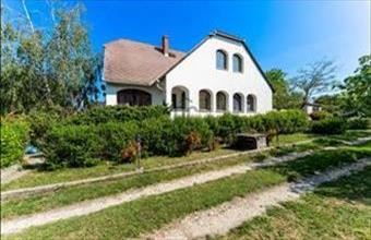 Eladó Várpalotai családi ház hirdetés (93278973)