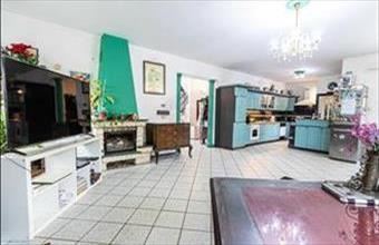 Eladó Budapest XV. kerületi családi ház hirdetés (29672655)