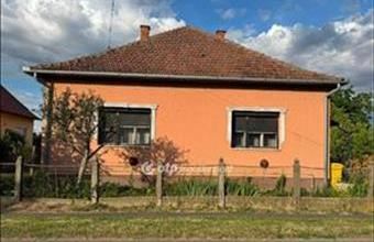 Eladó Tiszafüredi családi ház hirdetés (67978927)