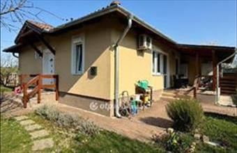 Eladó Halászteleki ikerház hirdetés (47598584)