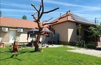 Eladó Cserkeszőlői családi ház hirdetés (47944433)