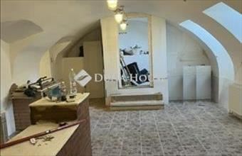 Eladó Budapest VIII. kerületi üzlethelyiség utcafronton hirdetés (81844676)