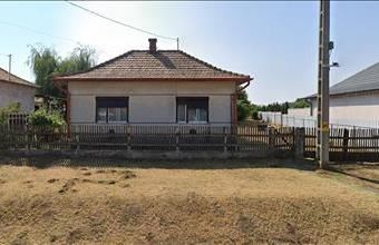 Eladó Tiszacsegei családi ház hirdetés (33128923)