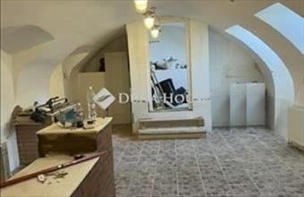 Eladó Budapest VIII. kerületi üzlethelyiség utcafronton hirdetés (91247127)