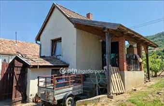 Eladó Somlószőlősi külterületi telek hirdetés (32353627)