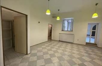Eladó Budapest VI. kerületi üzlethelyiség utcafronton hirdetés (14255928)