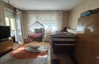 Eladó Keszthelyi csúsztatott zsalus lakás hirdetés (58566466)
