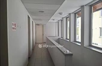 Eladó Gyulai iroda családiházban hirdetés (93854173)