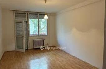 Eladó Békési panel lakás hirdetés (37655372)