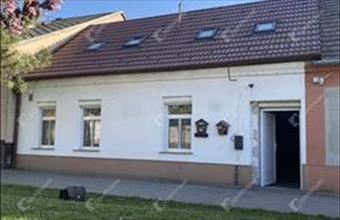 Eladó Hegyeshalomi tégla lakás hirdetés (85314745)