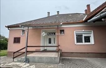 Eladó Bősárkányi családi ház hirdetés (38424584)