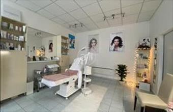 Eladó Szegedi üzlethelyiség utcafronton hirdetés (84756485)