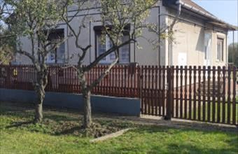 Eladó Tiszacsegei családi ház hirdetés (87952896)