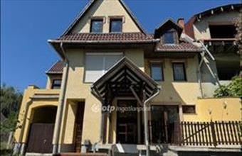 Eladó Tiszafüredi családi ház hirdetés (43434772)
