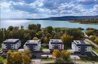 Eladó Balatonfűzfői tégla lakás hirdetés (68939771)