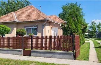 Eladó Jászárokszállási családi ház hirdetés (45979319)