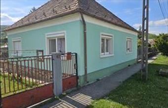 Eladó Bakonybéli családi ház hirdetés (32754242)