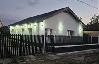 Eladó Tápiószelei családi ház hirdetés (23973729)