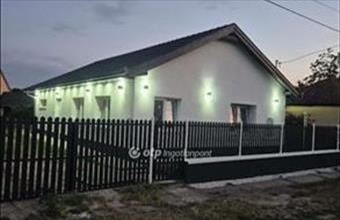 Eladó Tápiószelei családi ház hirdetés (33324788)