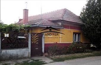 Eladó Törökszentmiklósi családi ház hirdetés (95465326)