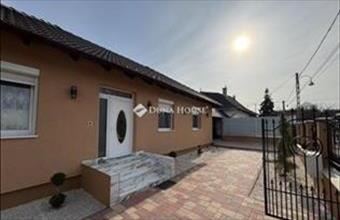 Eladó Veresegyházi családi ház hirdetés (32916753)