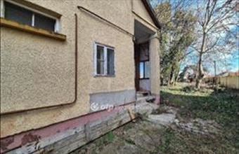 Eladó Szentesi üzlethelyiség utcafronton hirdetés (54755585)