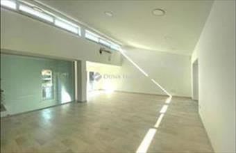 Kiadó Budapest III. kerületi üzlethelyiség udvarban hirdetés (53398747)