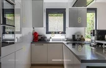 Eladó Budapest III. kerületi családi ház hirdetés (99719246)