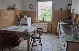 Eladó Budapest IV. kerületi családi ház hirdetés (54799432)