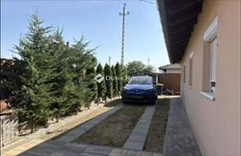 Eladó Ócsai ikerház hirdetés (81343375)