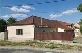 Eladó Tatabányai családi ház hirdetés (49212345)