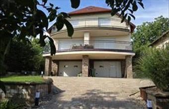 Eladó Budapest III. kerületi családi ház hirdetés (99596691)