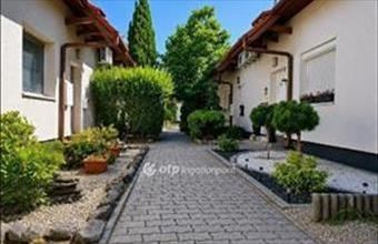 Eladó Mosonmagyaróvári sorház hirdetés (53729443)
